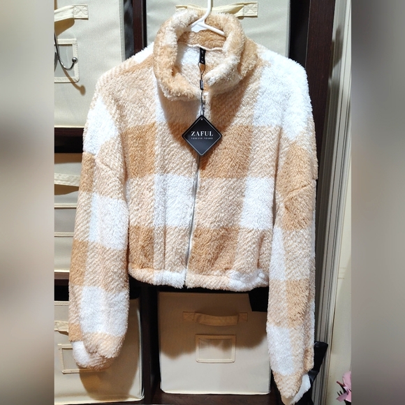 Zaful Jackets & Blazers - Zaful Cropped teddy coat